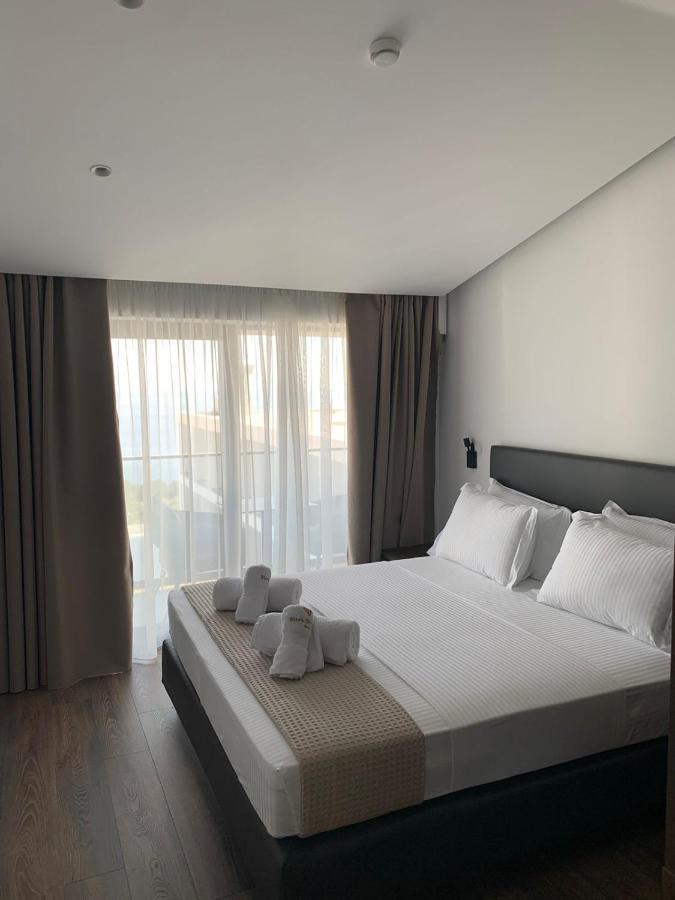 Black Diamond Hotel Dhërmi Dış mekan fotoğraf