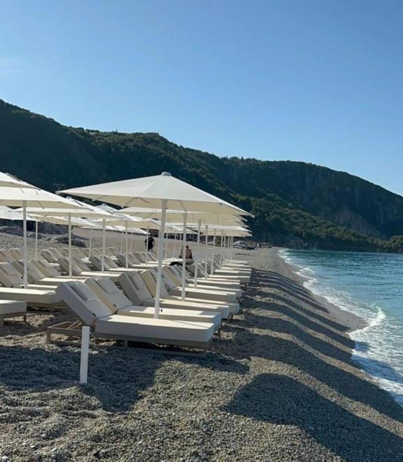 Black Diamond Hotel Dhërmi Dış mekan fotoğraf