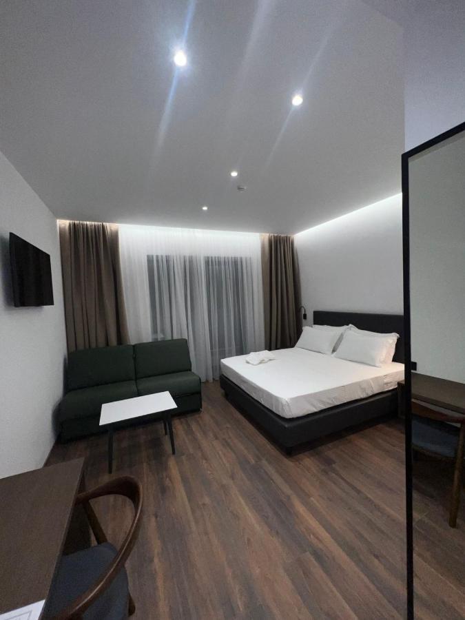 Black Diamond Hotel Dhërmi Dış mekan fotoğraf