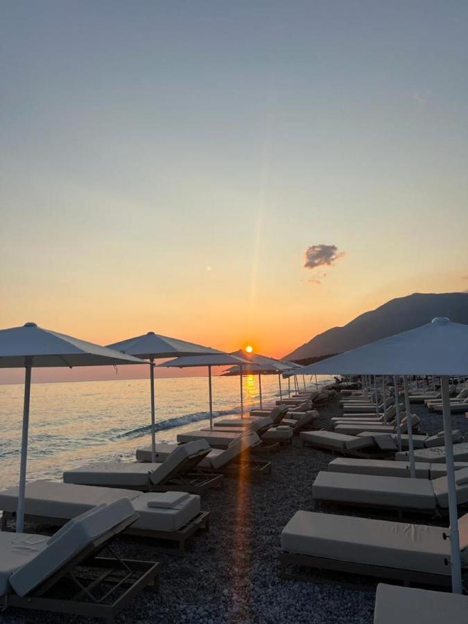 Black Diamond Hotel Dhërmi Dış mekan fotoğraf