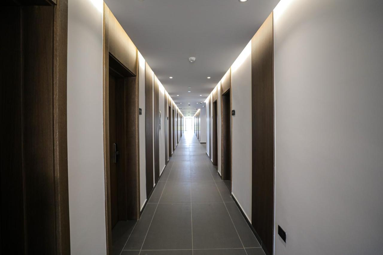 Black Diamond Hotel Dhërmi Dış mekan fotoğraf