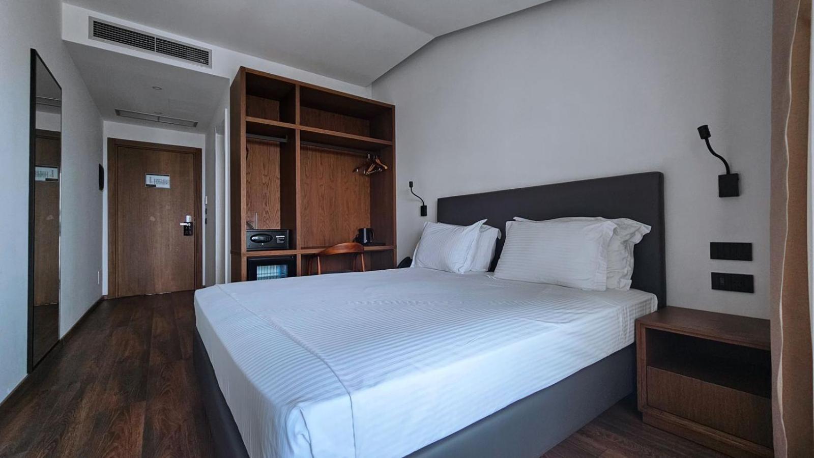 Black Diamond Hotel Dhërmi Dış mekan fotoğraf